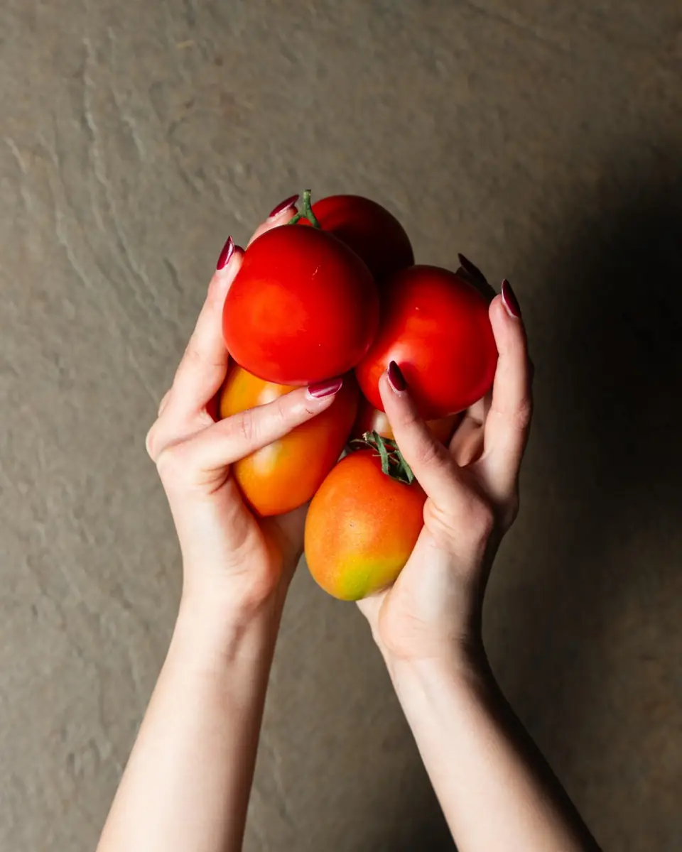 I pomodori del territorio nelle mani della cucina