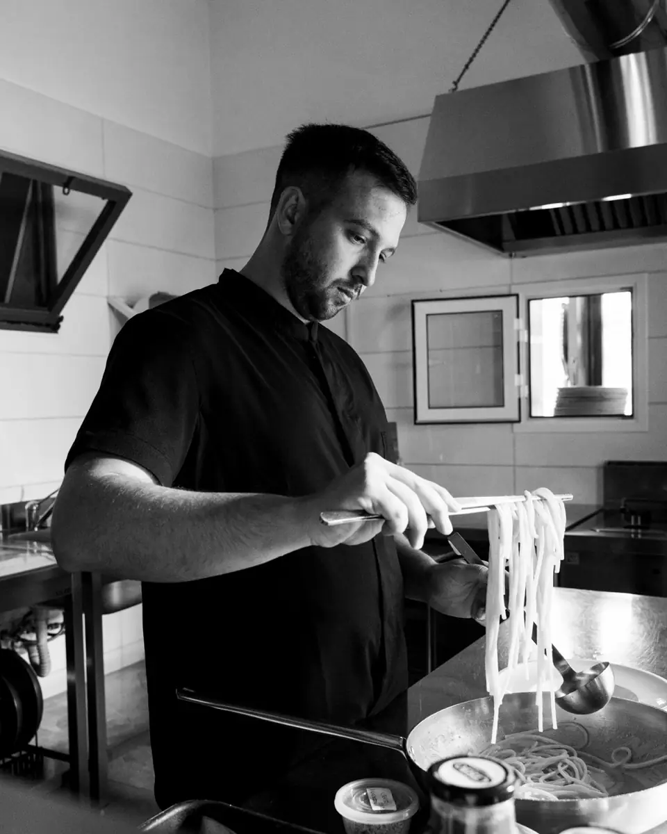 Spaghetto mantecato agli agrumi con tartara di gambero